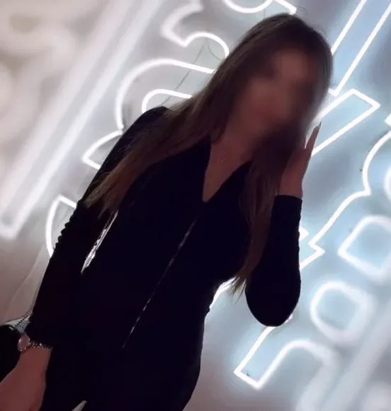 Anna, 32