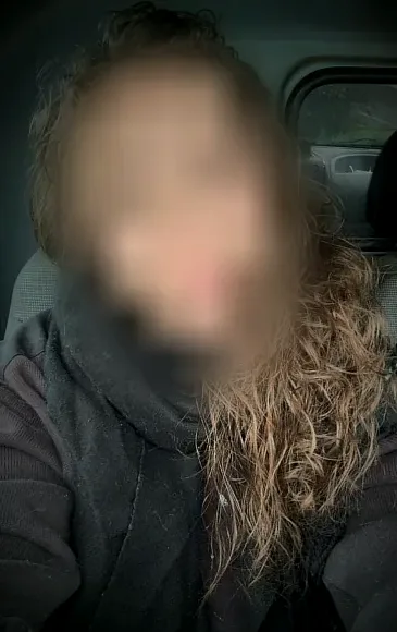 Cynthia, 24
