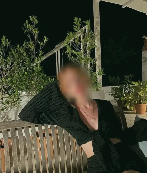 Ellen, 21