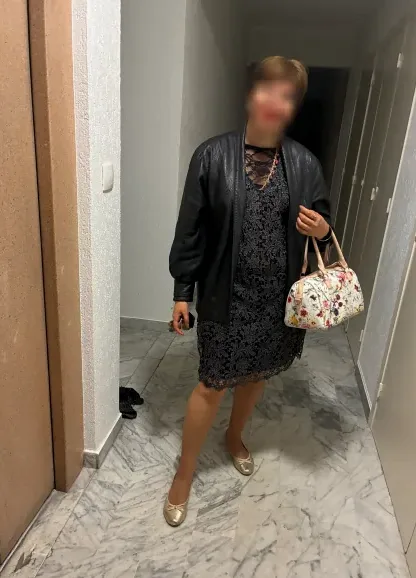 Esmee, 37