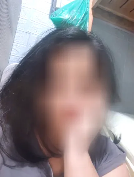 Eva, 37