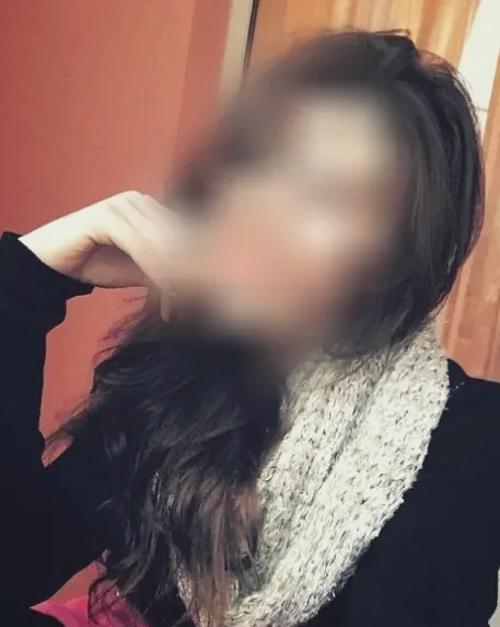 Hajar, 28