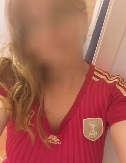 Julia, 35