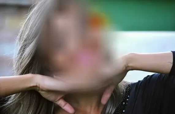 Mila, 36