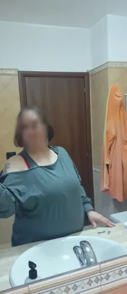 Mila, 38