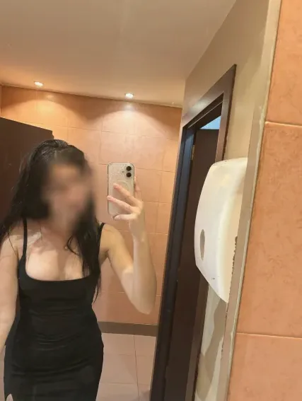 Naomi, 18