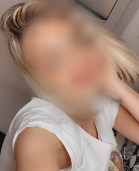 Sophie, 35